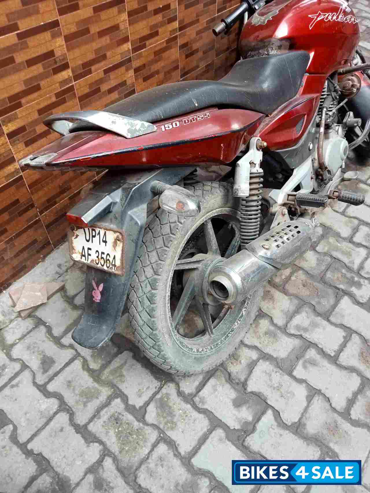 Red Bajaj Pulsar 150
