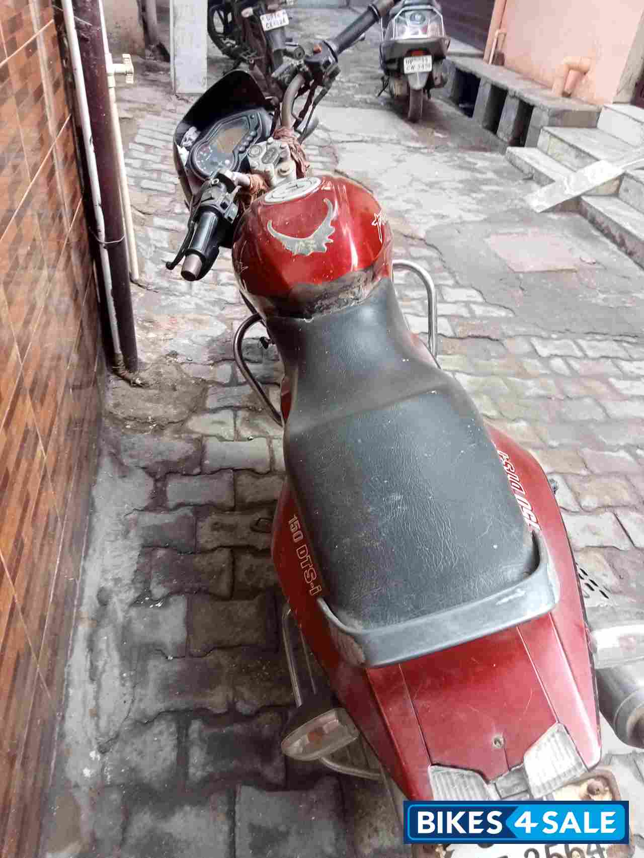 Red Bajaj Pulsar 150