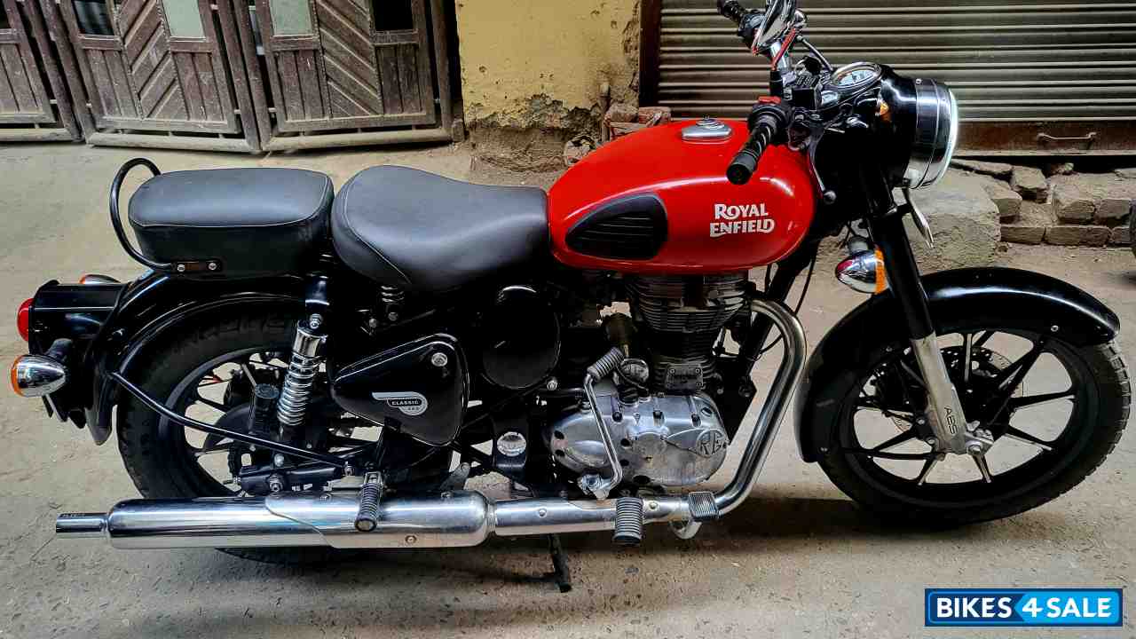 Red Royal Enfield Classic 350 Redditch Red