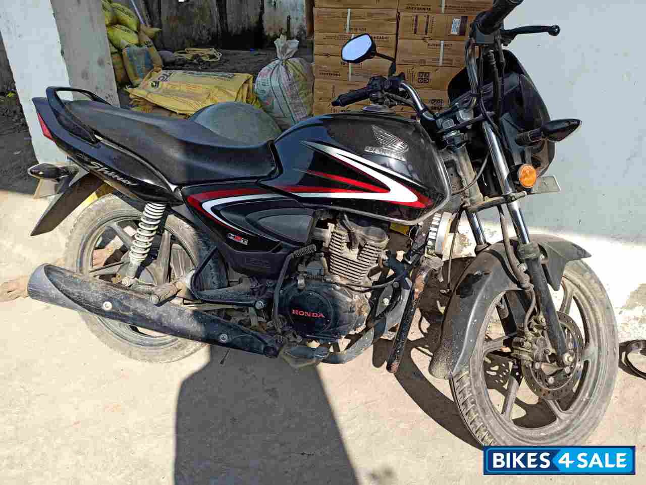 Black Honda CB Shine