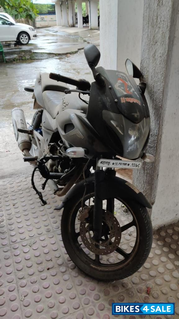 Bajaj Pulsar 220F