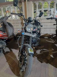 Matte Black Bajaj Avenger Street 220