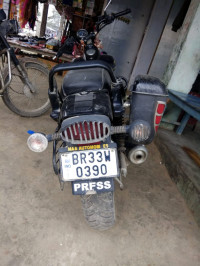 Blue Bajaj Avenger Street 150