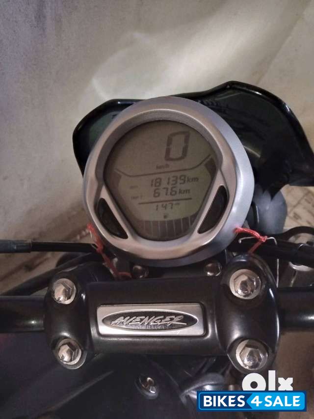 Black Bajaj Avenger Street 220