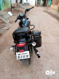 Black Bajaj Avenger Street 220