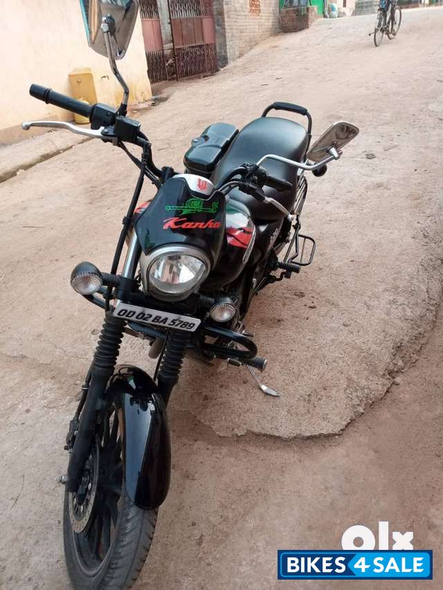 Black Bajaj Avenger Street 220