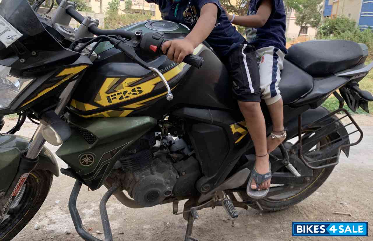 Military Yamaha FZ-S FI V2