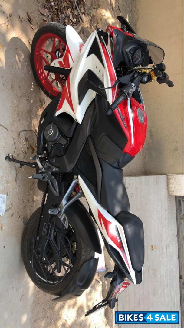 Red Bajaj Pulsar RS 200 ABS