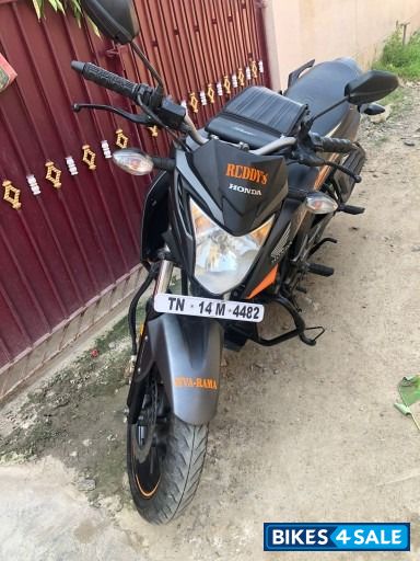 Orange Honda CB Hornet 160R