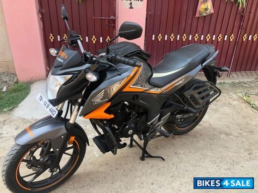 Orange Honda CB Hornet 160R