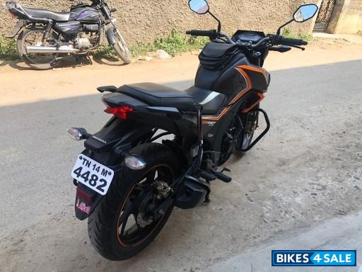 Orange Honda CB Hornet 160R