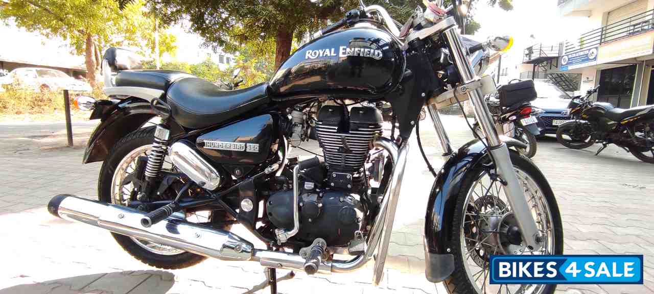 Black Royal Enfield Thunderbird 350