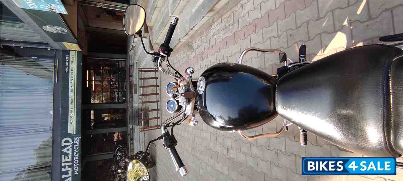 Black Royal Enfield Thunderbird 350