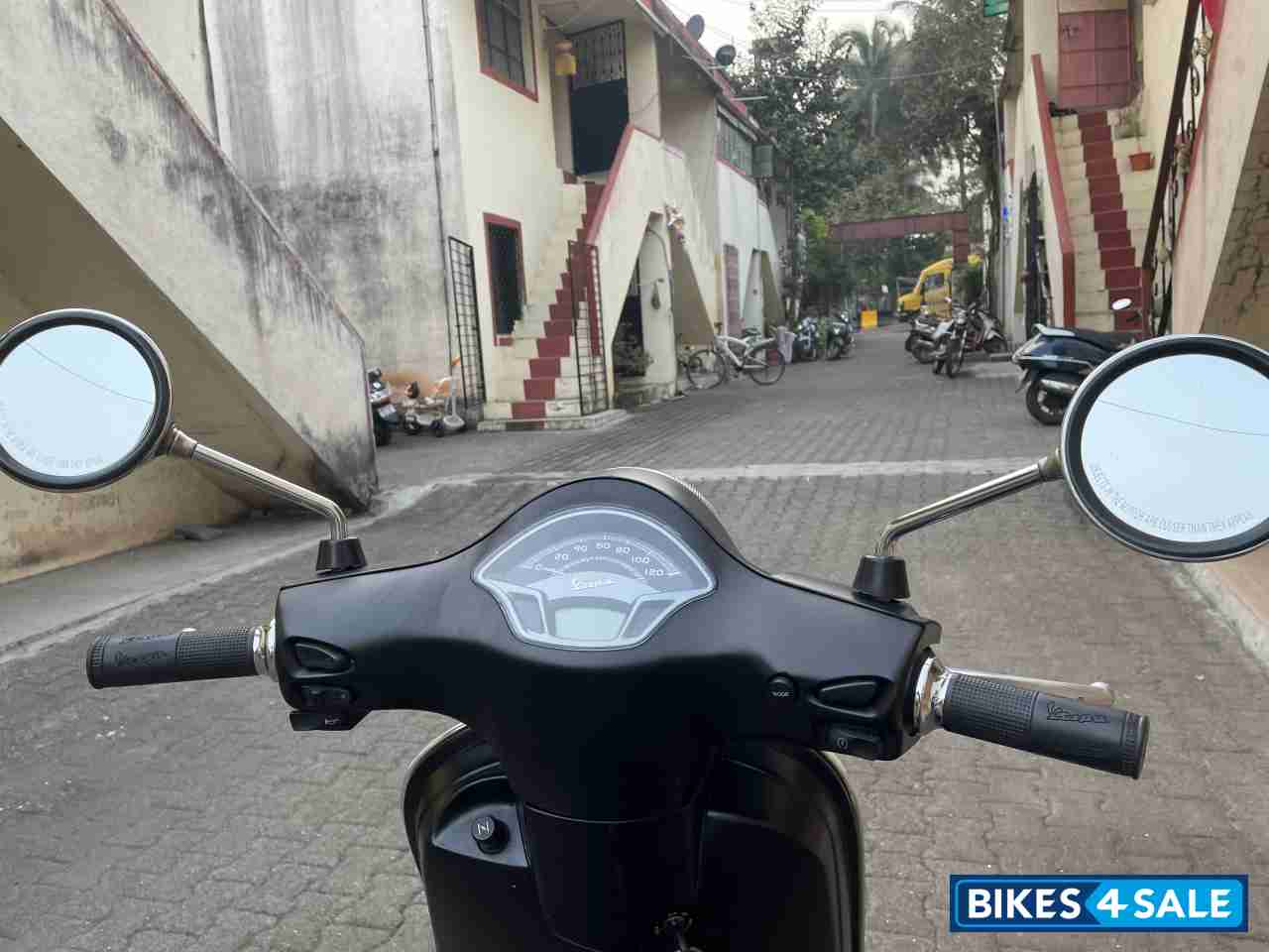 Black Matt Vespa VXL 125