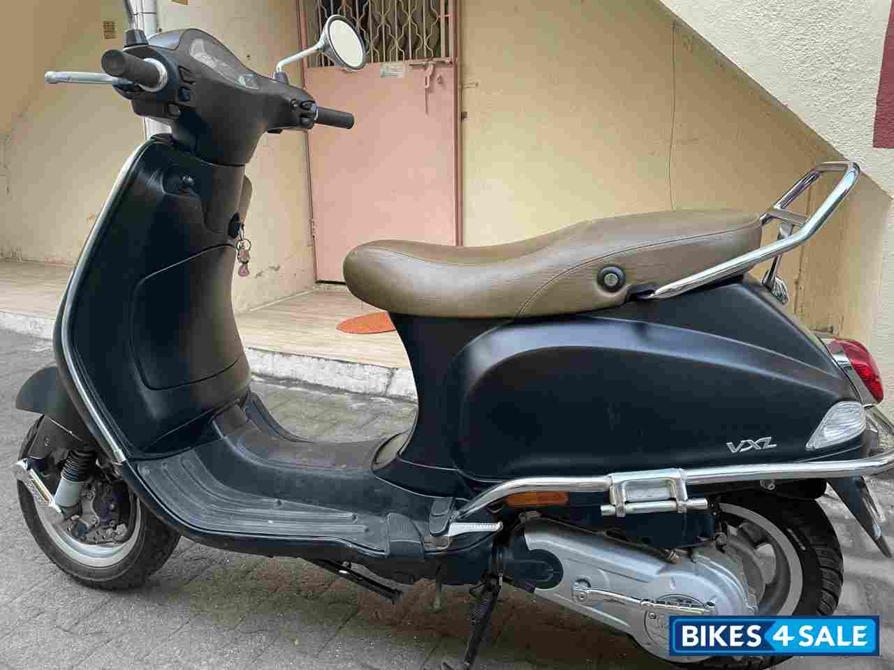 Black Matt Vespa VXL 125