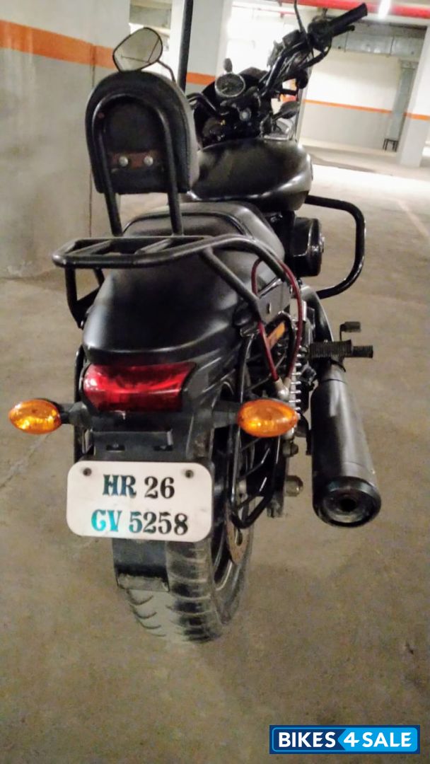 Black Harley Davidson Street 750