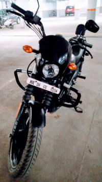 Black Harley Davidson Street 750