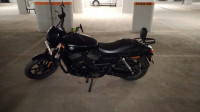 Black Harley Davidson Street 750