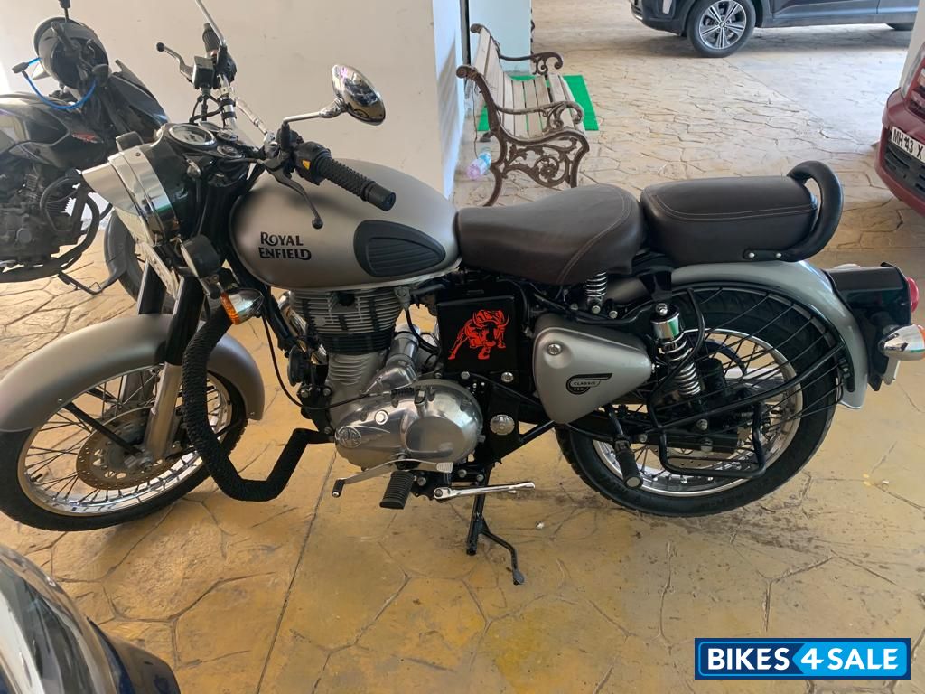 Grey Royal Enfield Classic Gunmetal Grey