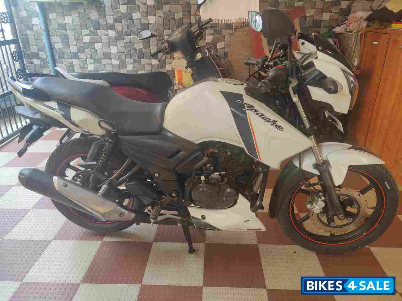 TVS Apache RTR 160 TVS Apache RTR 160