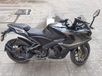 Bajaj Pulsar RS 200 ABS