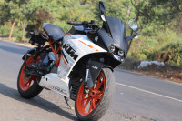 White KTM RC 390