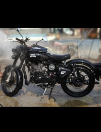 Royal Enfield Classic Stealth Black 2018 Model