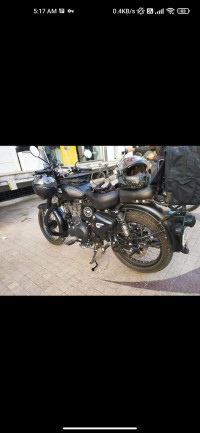 Royal Enfield Classic Stealth Black