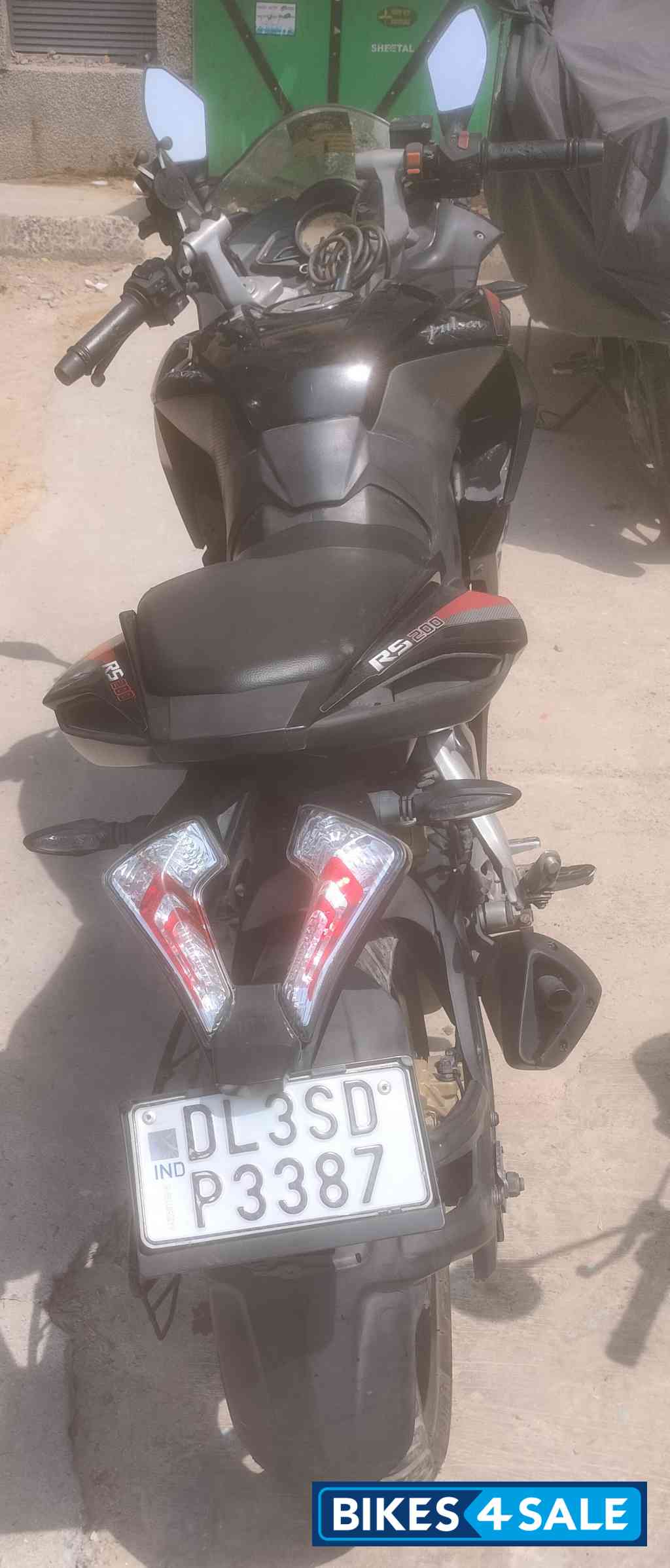 Bajaj Pulsar RS 200 ABS Bajaj Pulsar RS 200 ABS