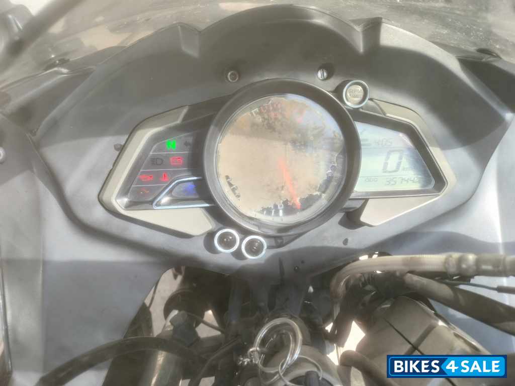 Bajaj Pulsar RS 200 ABS Bajaj Pulsar RS 200 ABS