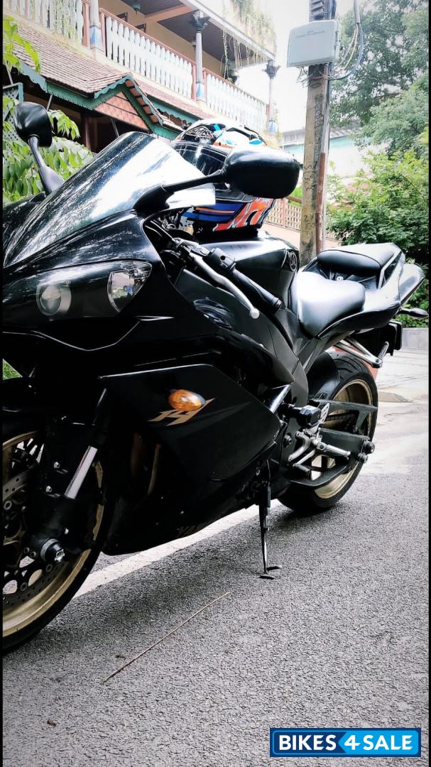 Yamaha YZF R1