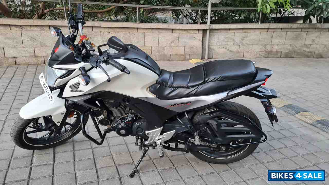 White Honda CB Hornet 160R
