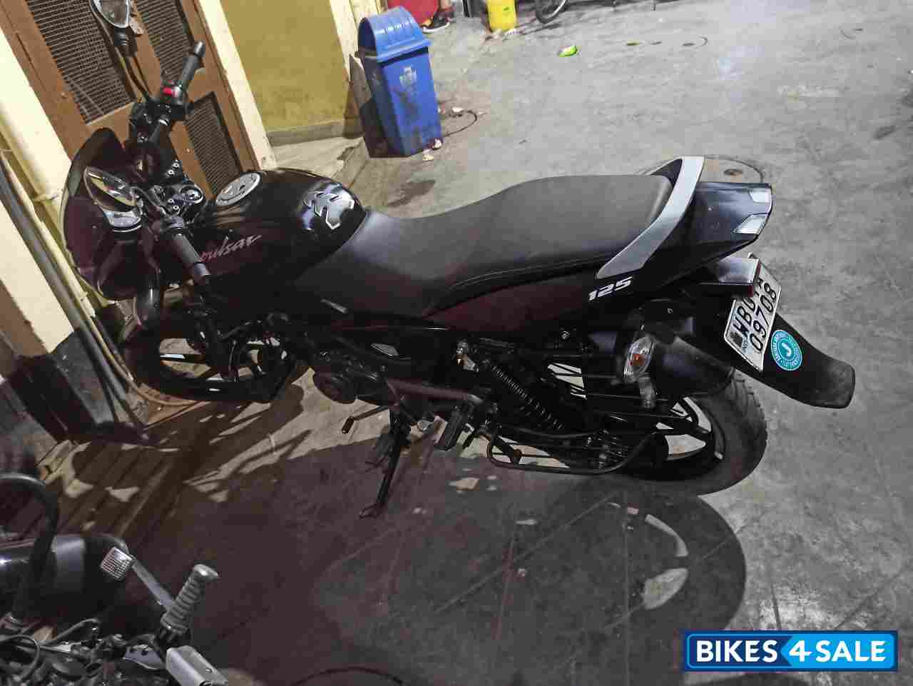Bajaj Pulsar 125 Neon BS6