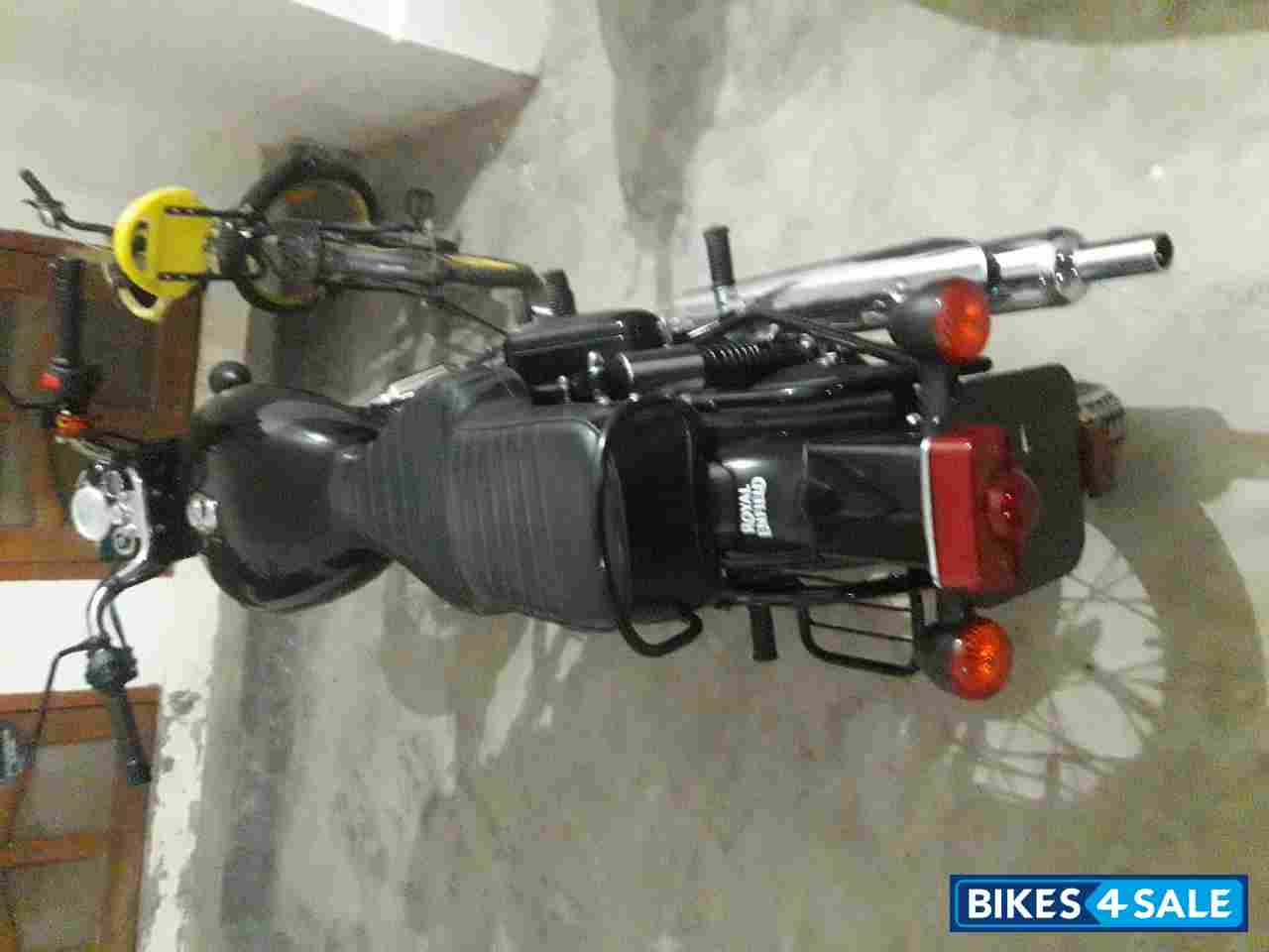 Black Royal Enfield Bullet 350 ES BS6