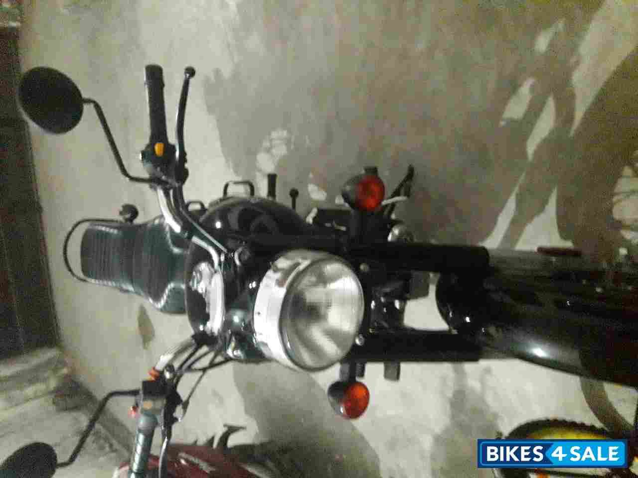 Black Royal Enfield Bullet 350 ES BS6