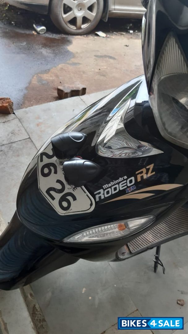 Black Mahindra Rodeo