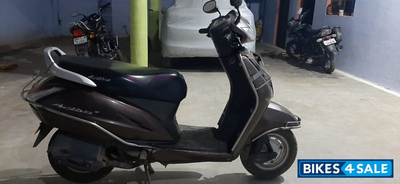 Brown Honda Activa 3G