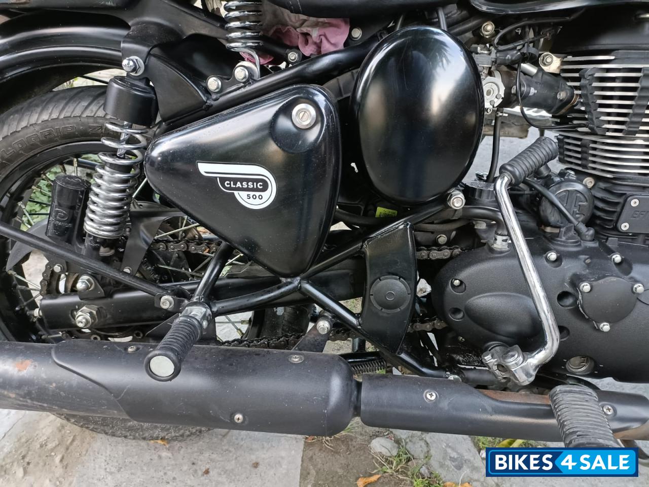 Black Royal Enfield Classic Stealth Black