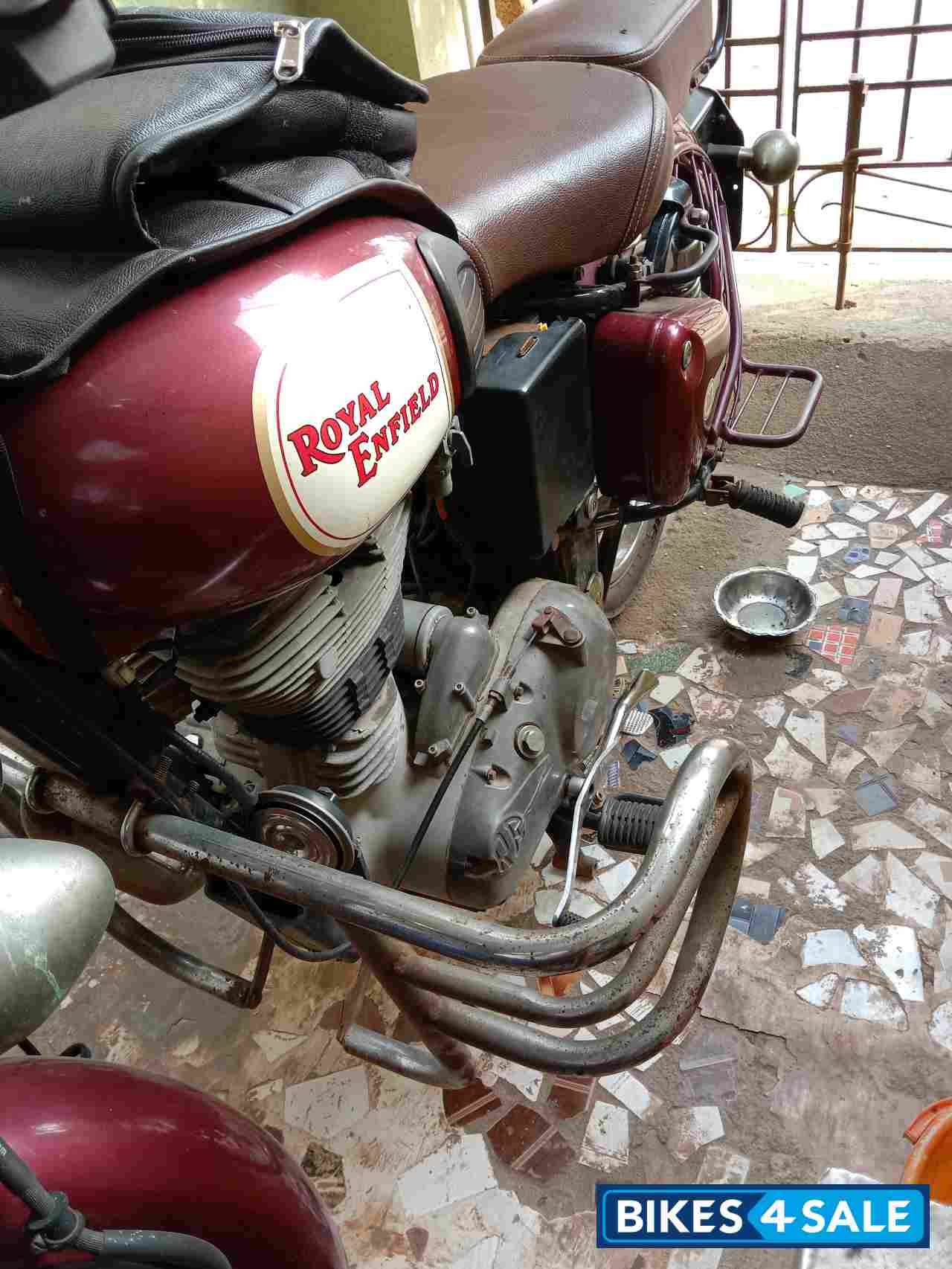 Meroon Royal Enfield Classic 350