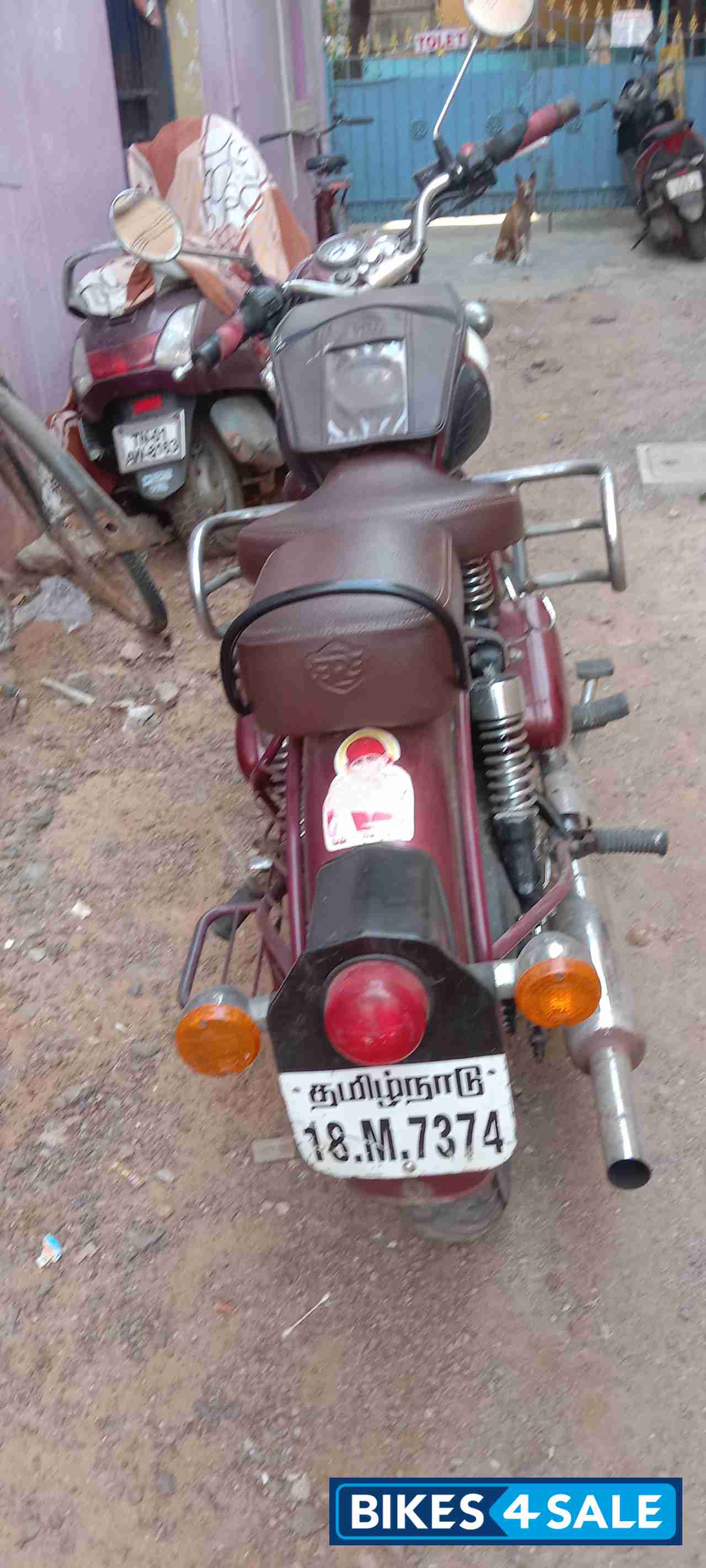 Meroon Royal Enfield Classic 350
