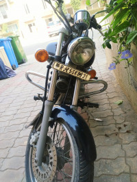 Black Bajaj Avenger 220 DTS-i