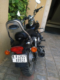 Black Bajaj Avenger 220 DTS-i