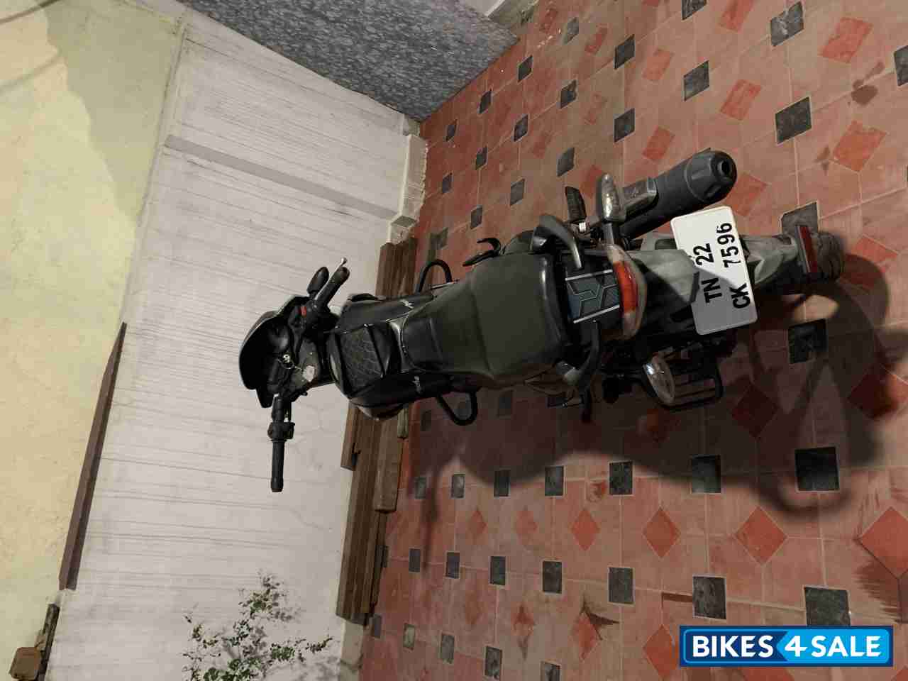 Black TVS Apache RTR 160