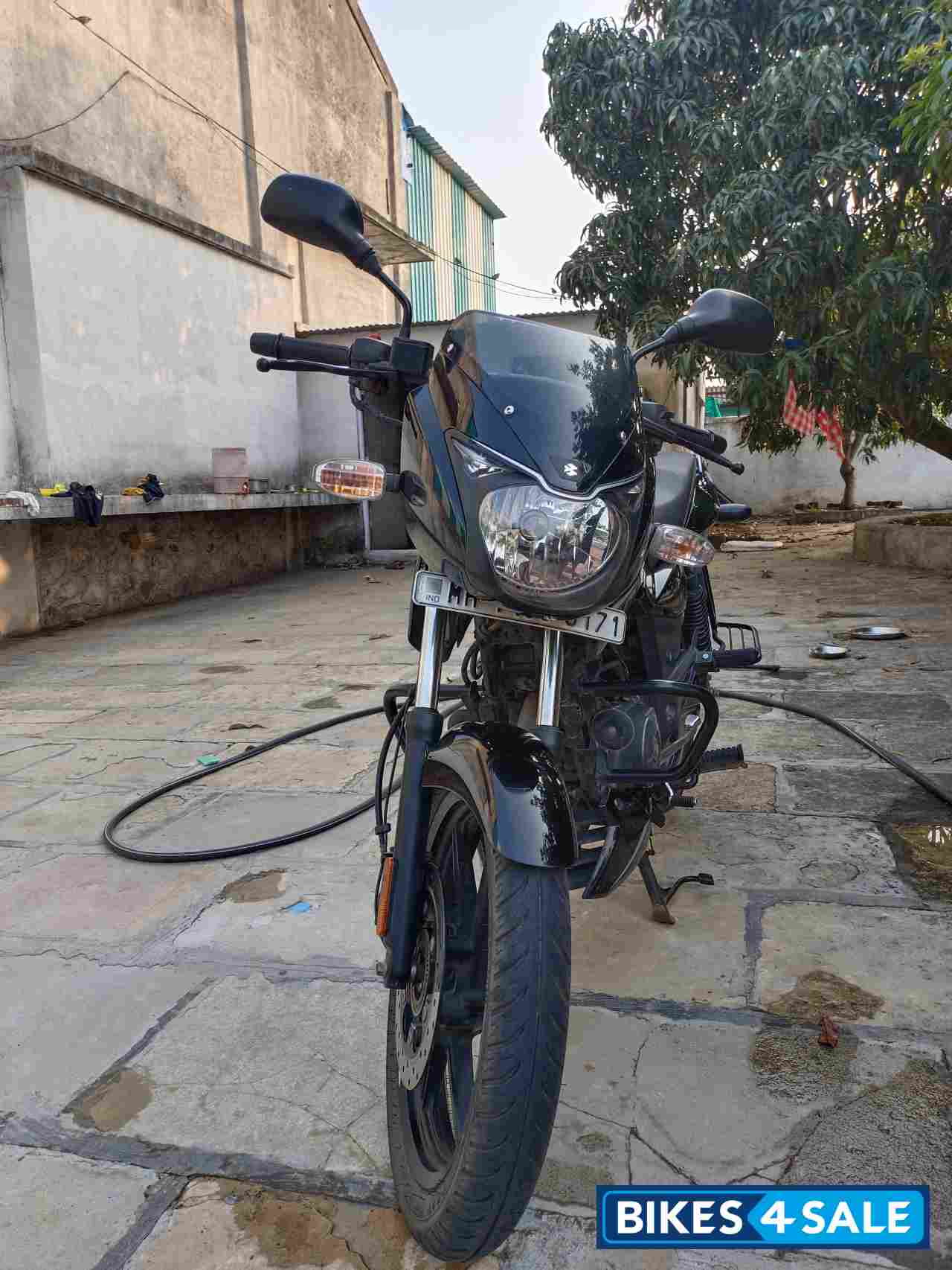 Black Bajaj Pulsar 150 BS6