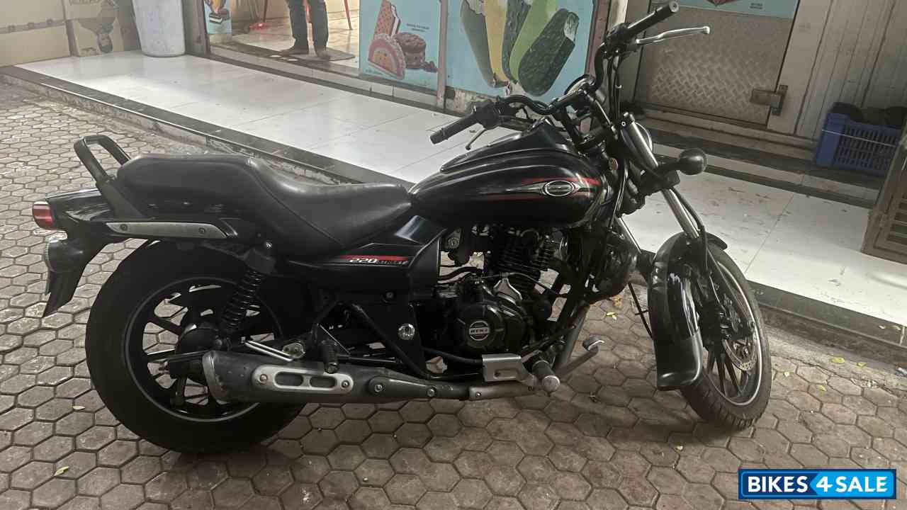 Bajaj Avenger Street 220