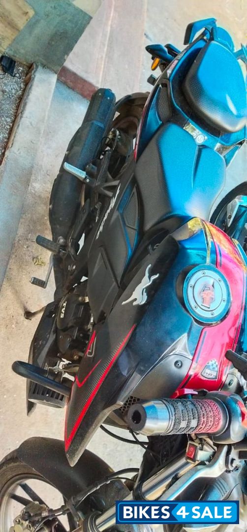 Black TVS Apache RTR 200 4V 2020