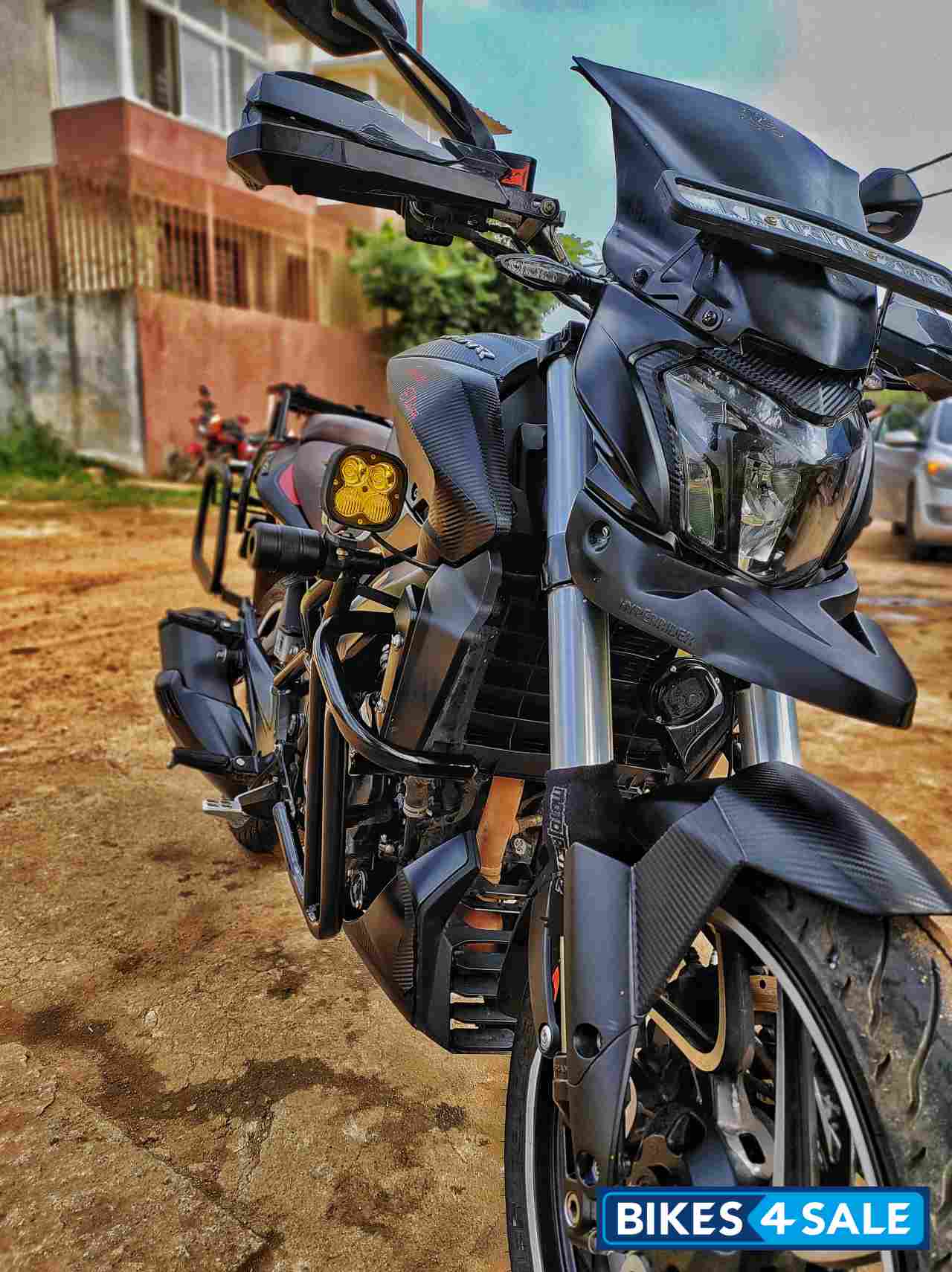 Black Bajaj Dominar 400 ABS BS6
