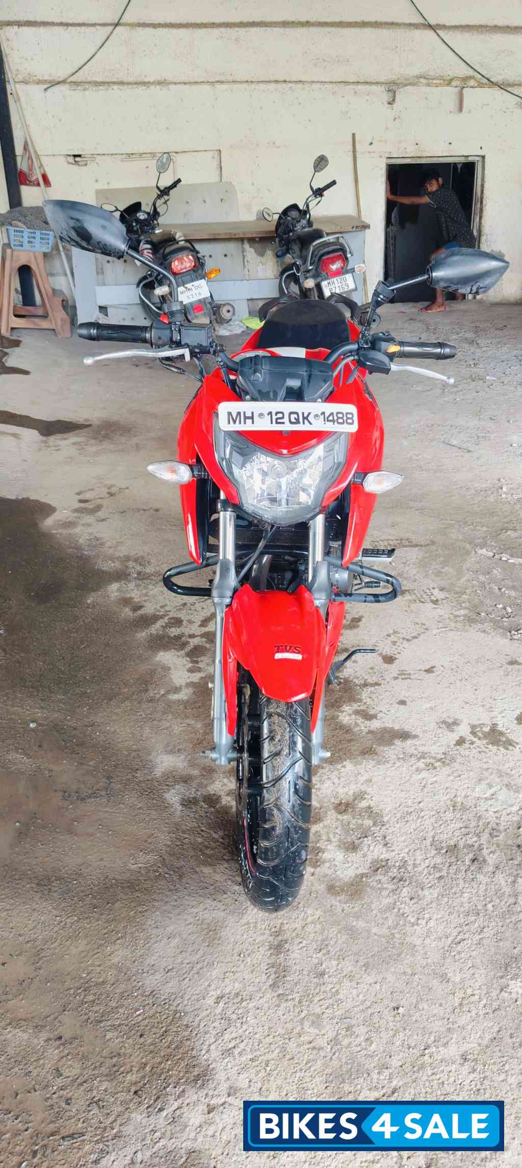 Red And White TVS Apache RTR 160 4V BS6