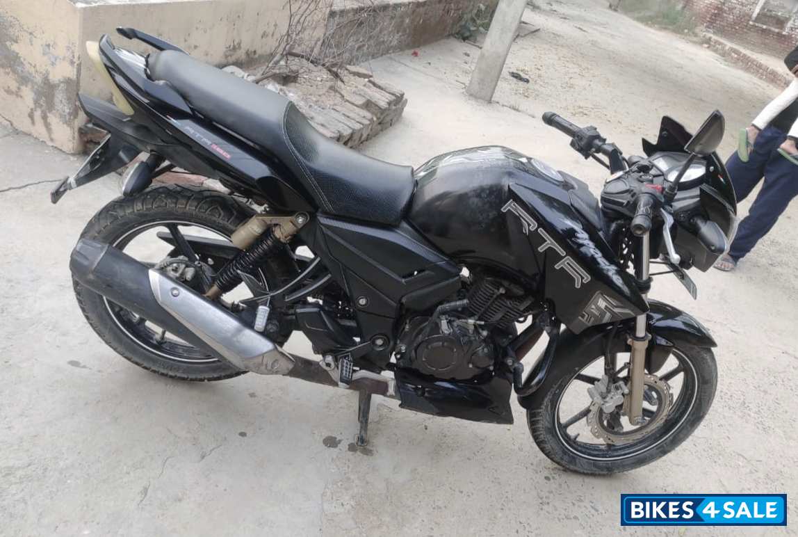 Black TVS Apache RTR 180