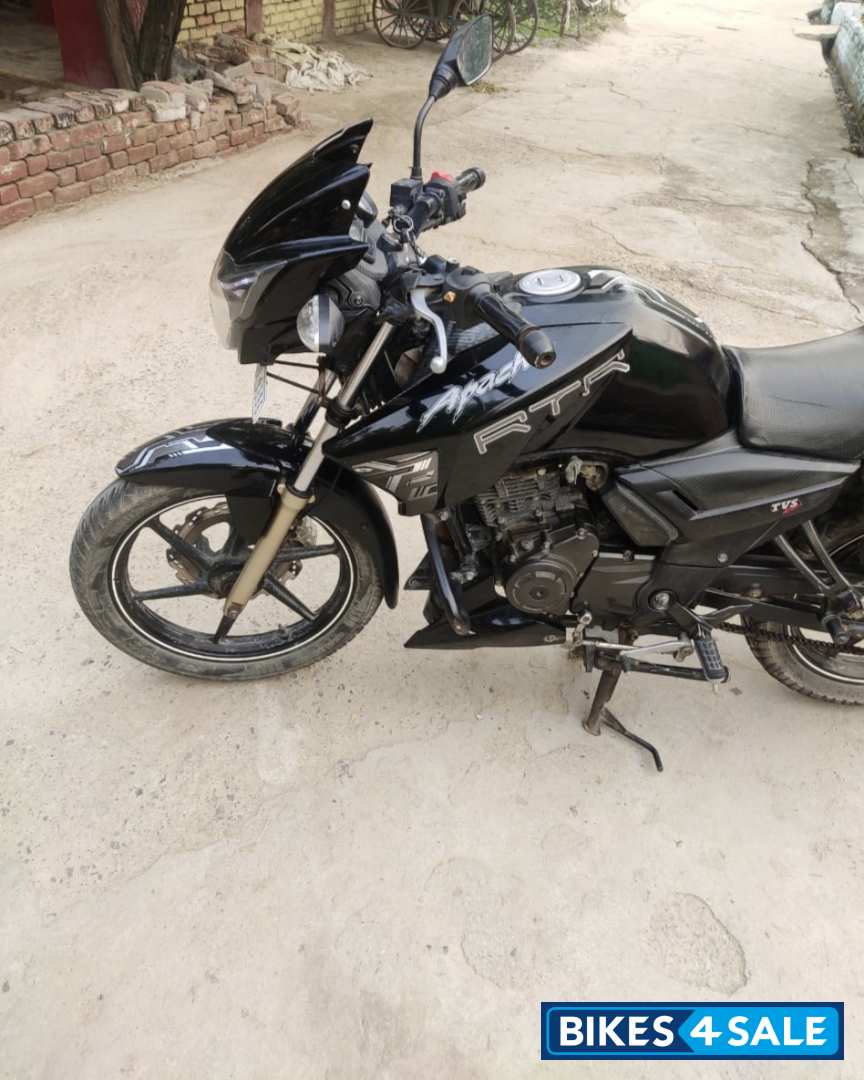 Black TVS Apache RTR 180